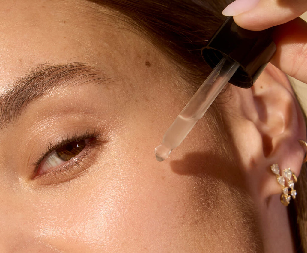 How to use niacinamide serum for glowing skin – vegan, clean beauty skincare routine by Acure