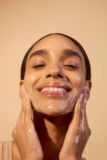 Brightening routine - Video of Woman using ACURE Brightening Cleansing Gel from the 4-piece kit, the first step to glowing skin.